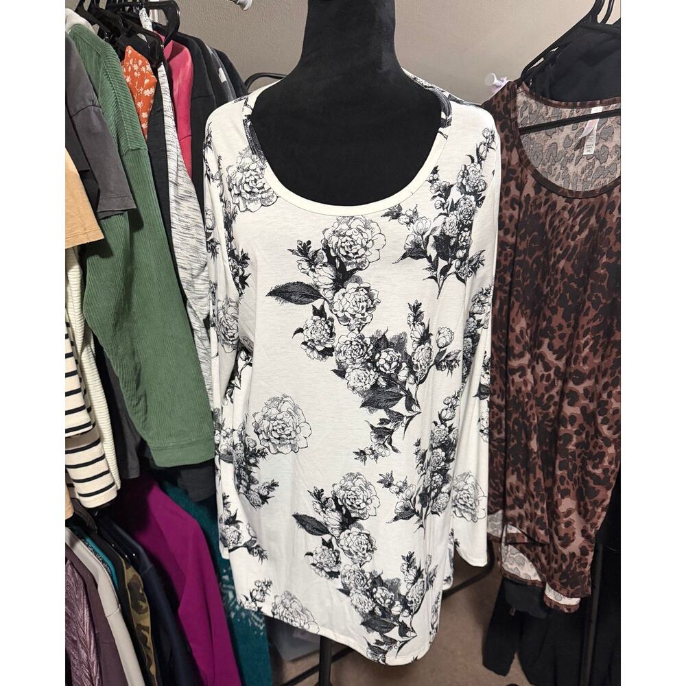 LulaRoe Floral Long Sleeve (2x)
